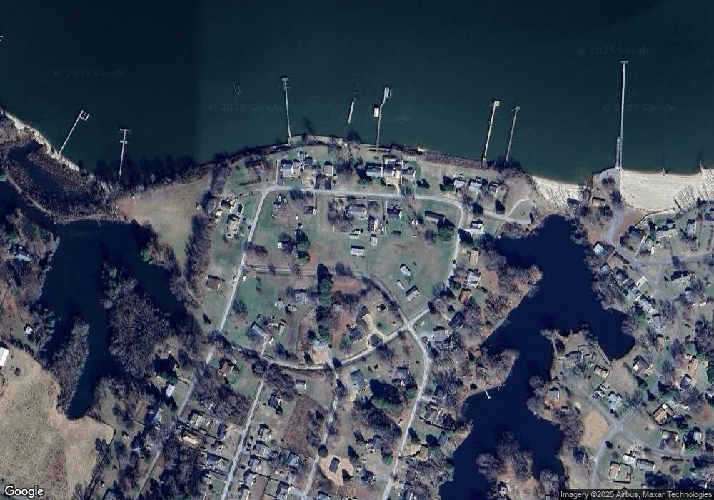 324 Lake Shore Dr, Colonial Beach, VA 22443 - photo 1