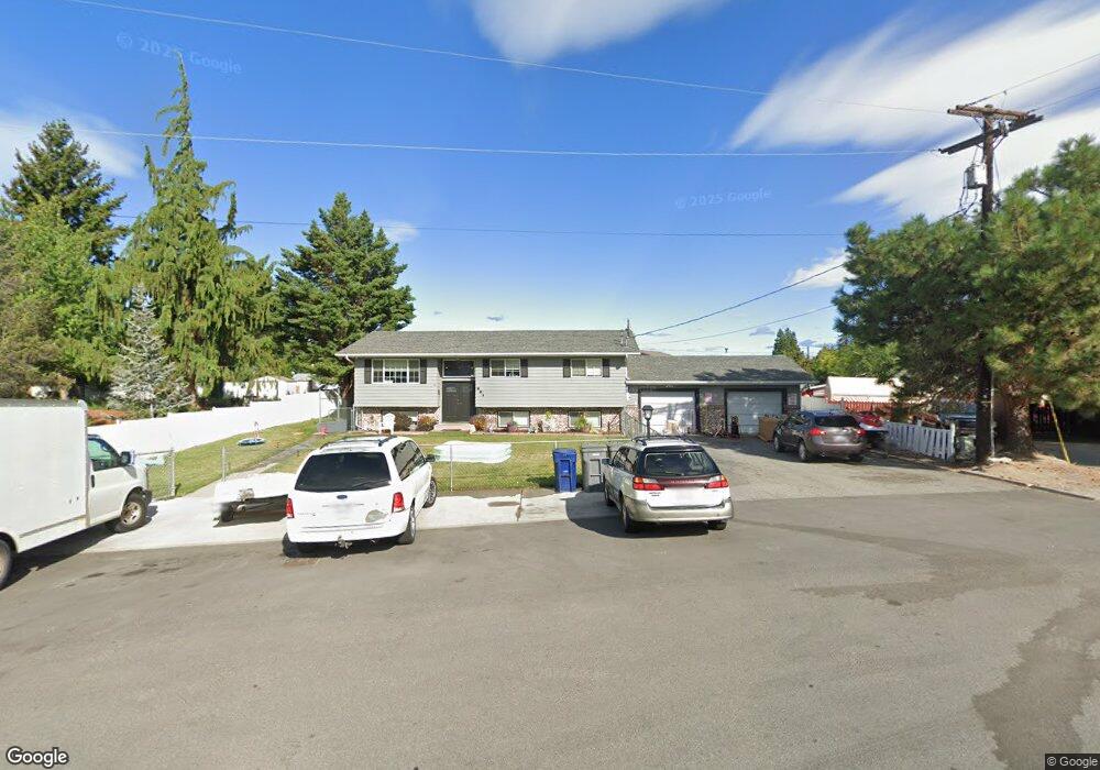 351 4th St NE, East Wenatchee, WA 98802 - photo 1