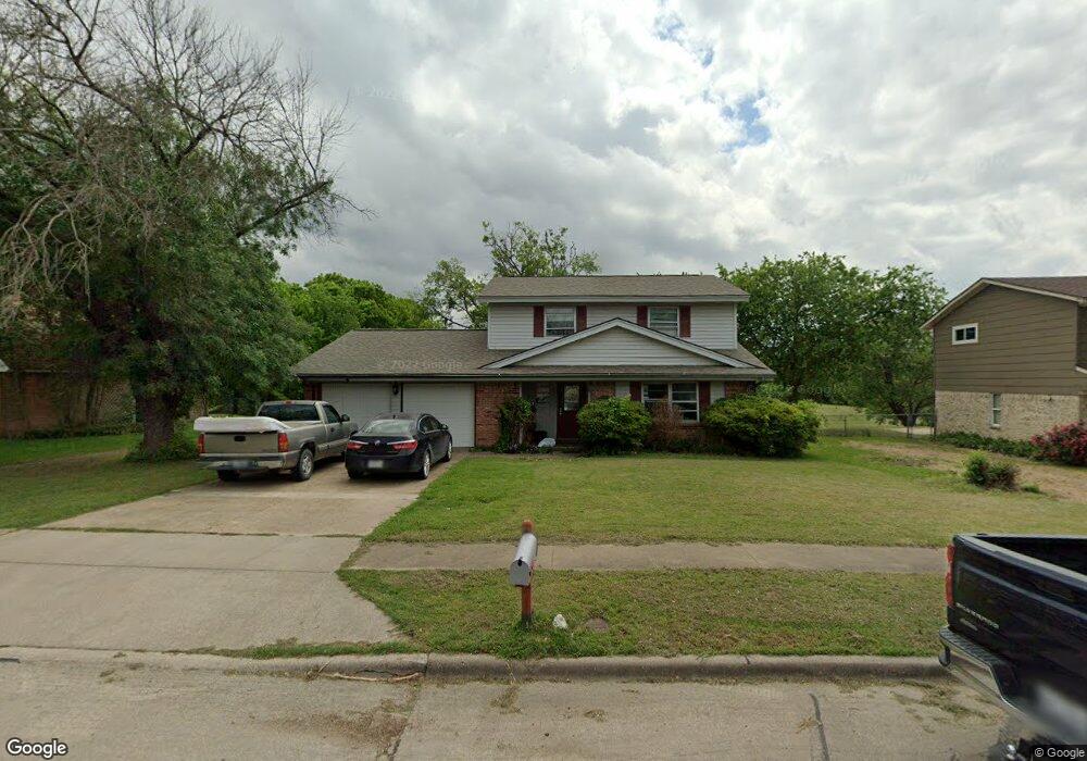 2400 Woodlawn Dr, Ennis, TX 75119 - photo 1