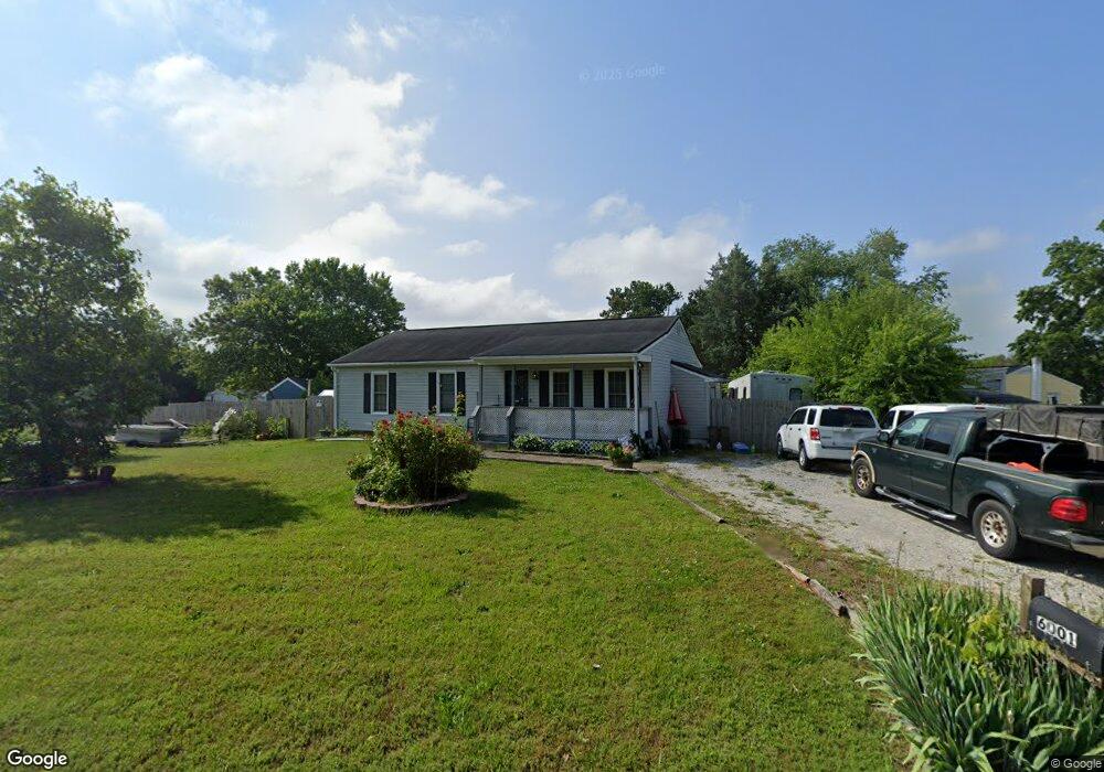 6001 Huntingcreek Dr, North Chesterfield, VA 23237 - photo 1