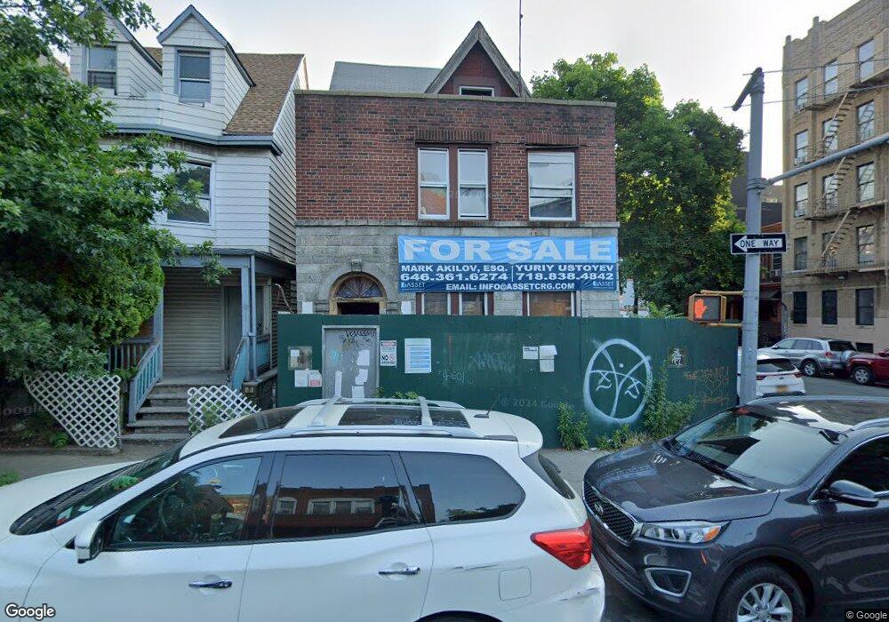 749 E 183rd St, Bronx, NY 10458 - photo 1