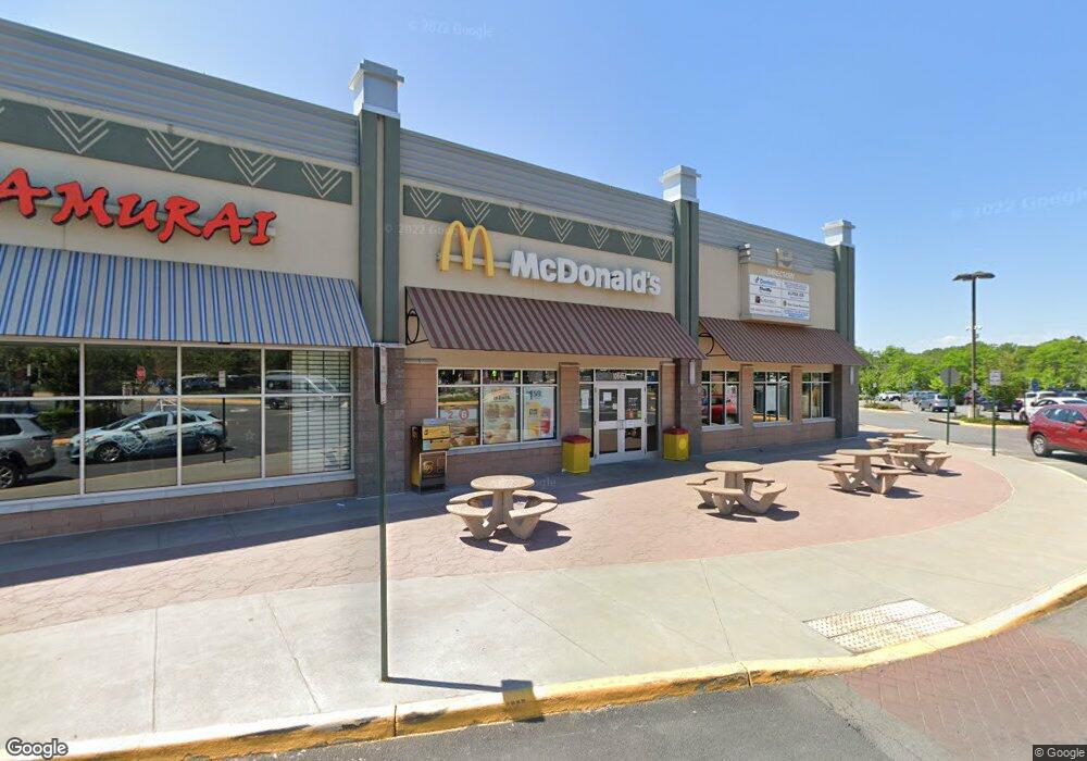 10645 Braddock Rd unit B, Fairfax, VA 22032 - photo 1