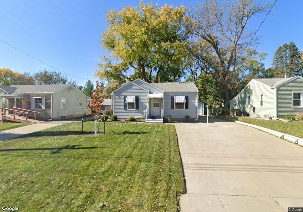 3712 36th St, Des Moines, IA 50310 - photo 1