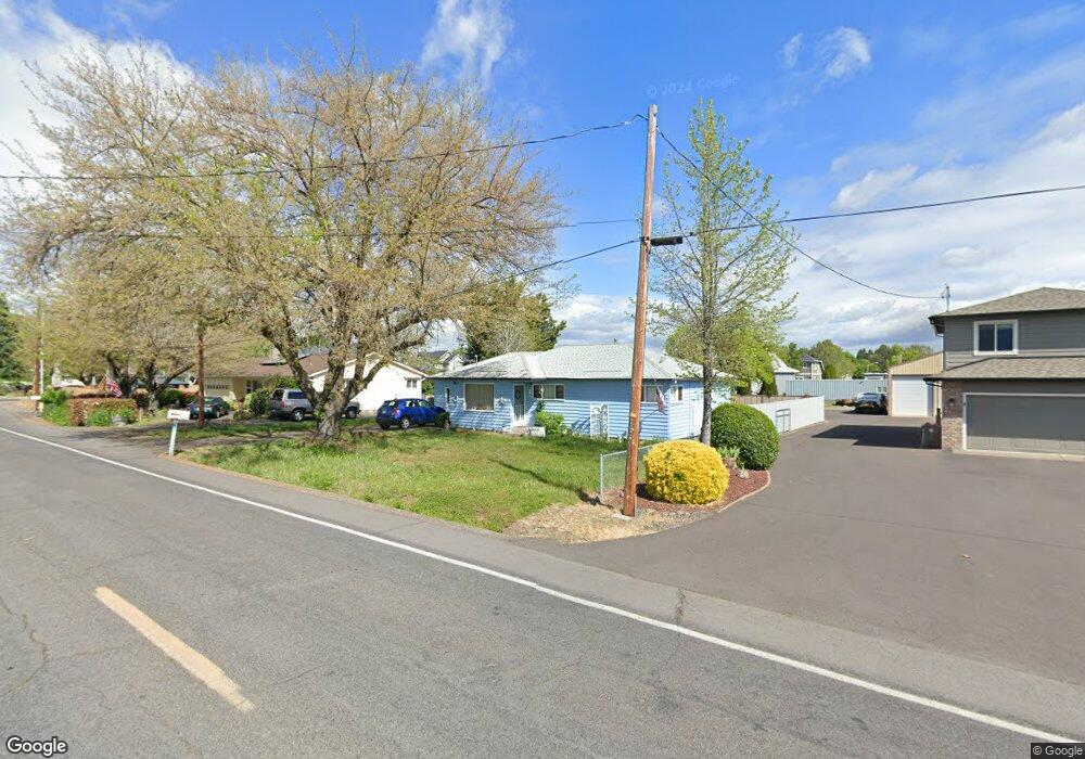 1710 Beall Ln, Central Point, OR 97502 - photo 1