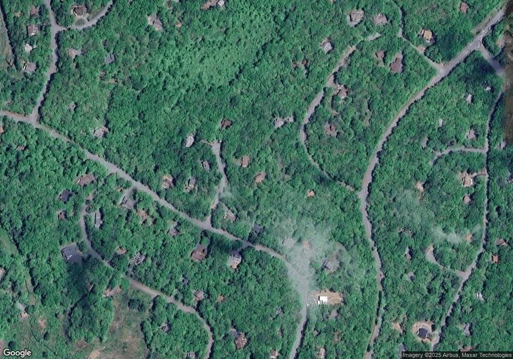 800 Surrey Ct, Hawley, PA 18428 - photo 1