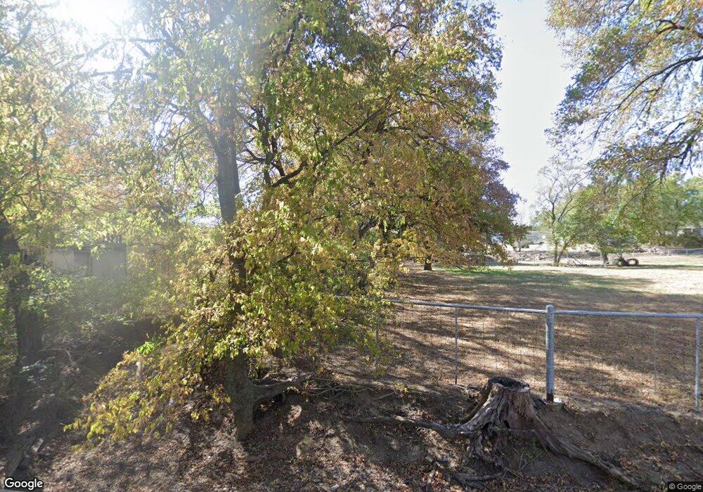 1601 W Trudgeon St, Henryetta, OK 74437 - photo 1