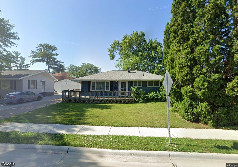 1727 W 36th St, Davenport, IA 52806 - photo 1
