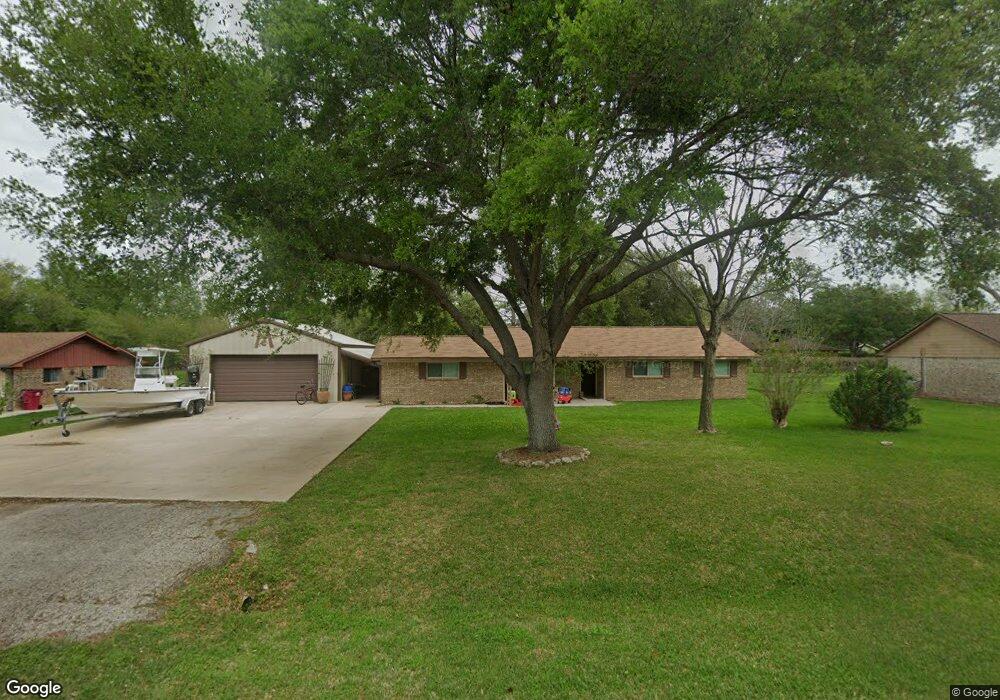 139 Nueces St, Bay City, TX 77414 - photo 1