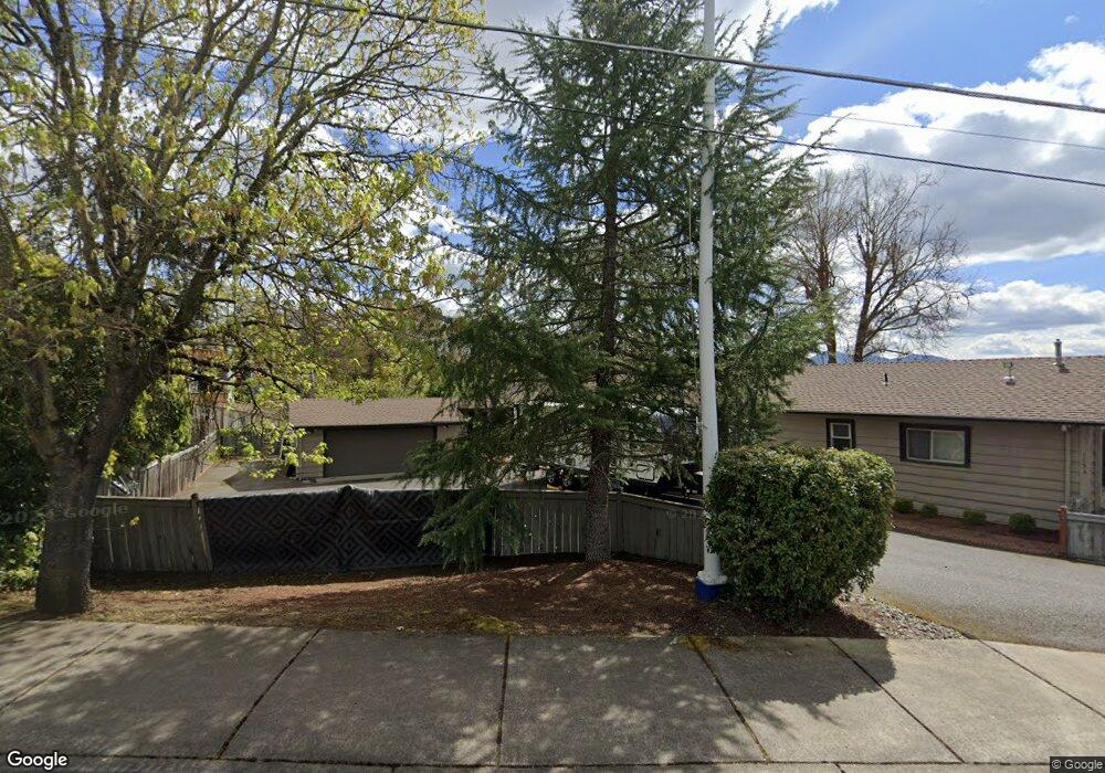 1093 NE Savage St, Grants Pass, OR 97526 - photo 1