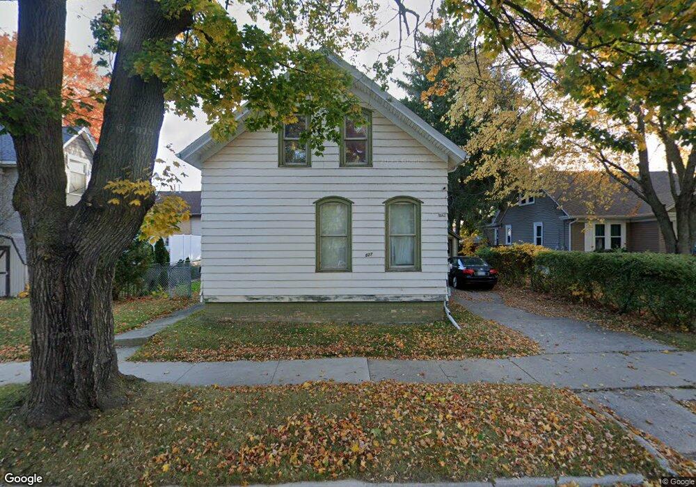 627 N 10th St, Manitowoc, WI 54220 - photo 1