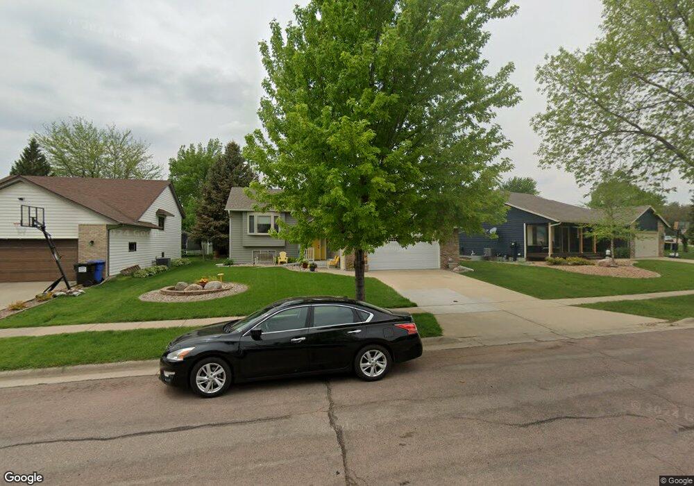 2605 S Alpine Ave, Sioux Falls, SD 57110 - photo 1