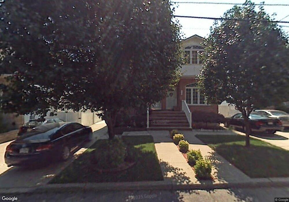 1562 Woodrow Rd, Staten Island, NY 10309 - photo 1