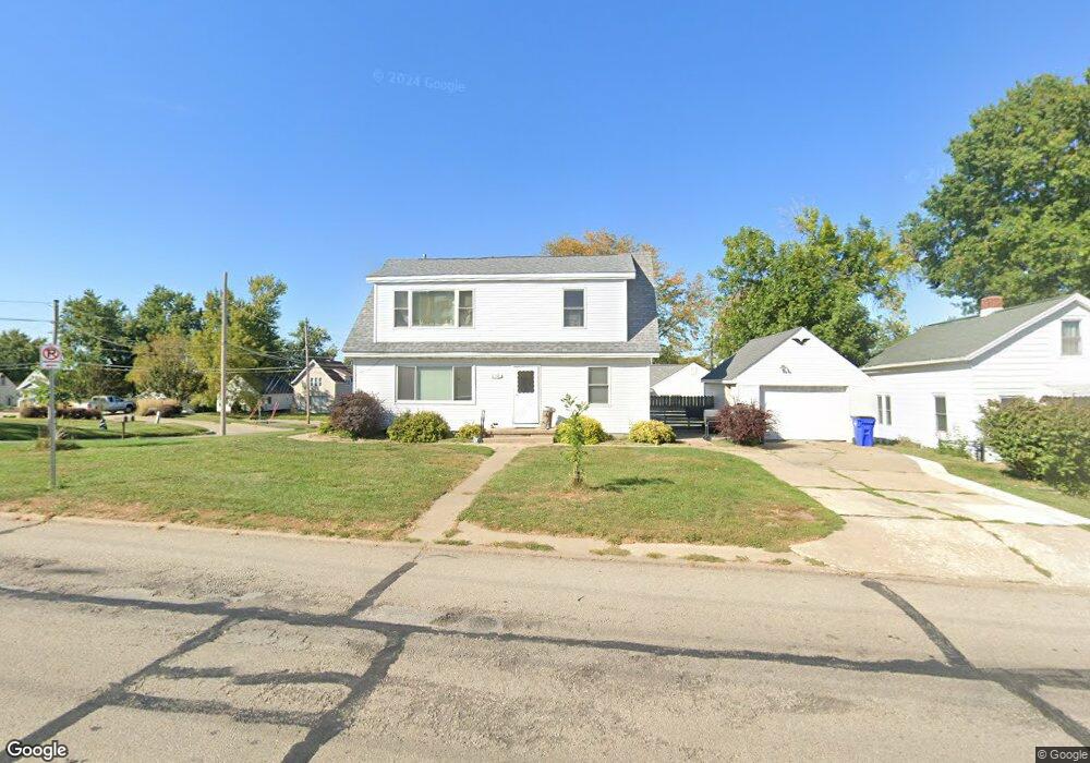 658 Wilson Ave SW, Cedar Rapids, IA 52404 - photo 1