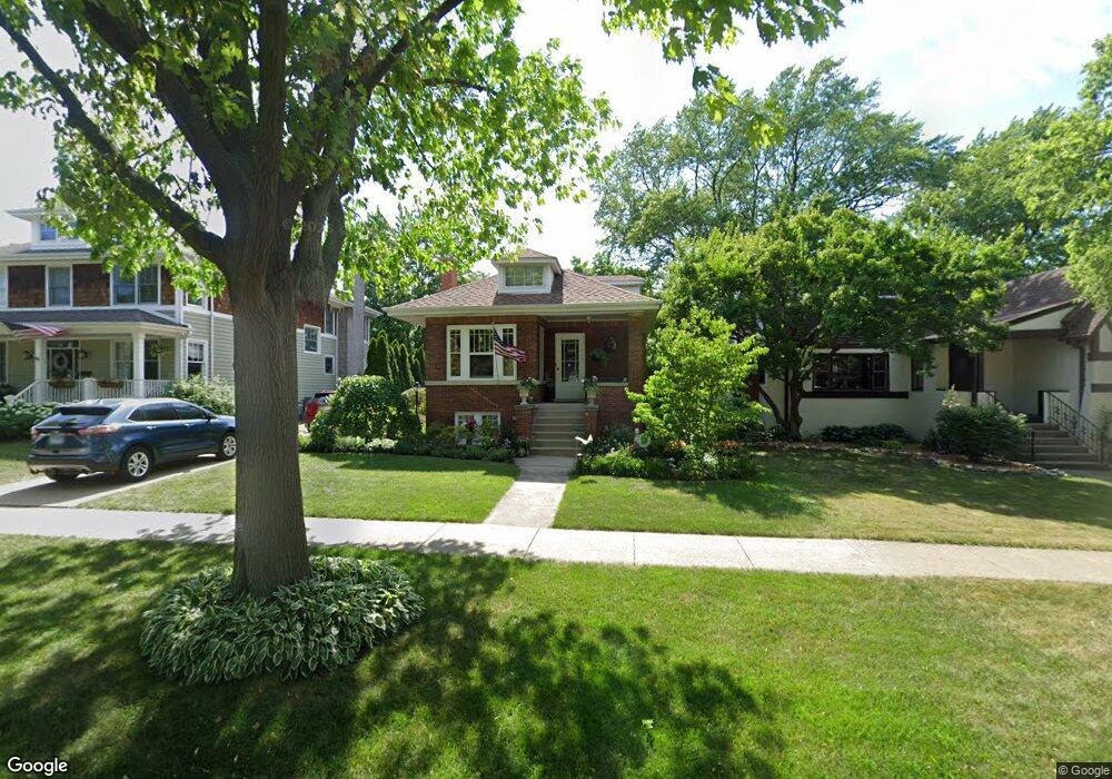 662 S Spring Rd, Elmhurst, IL 60126 - photo 1