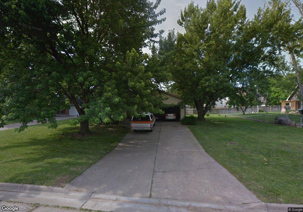 611 Griswold Ct, Rossville, KS 66533 - photo 1