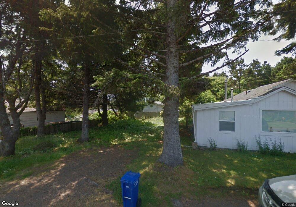 1030 SW 10th St, Lincoln City, OR 97367 - photo 1