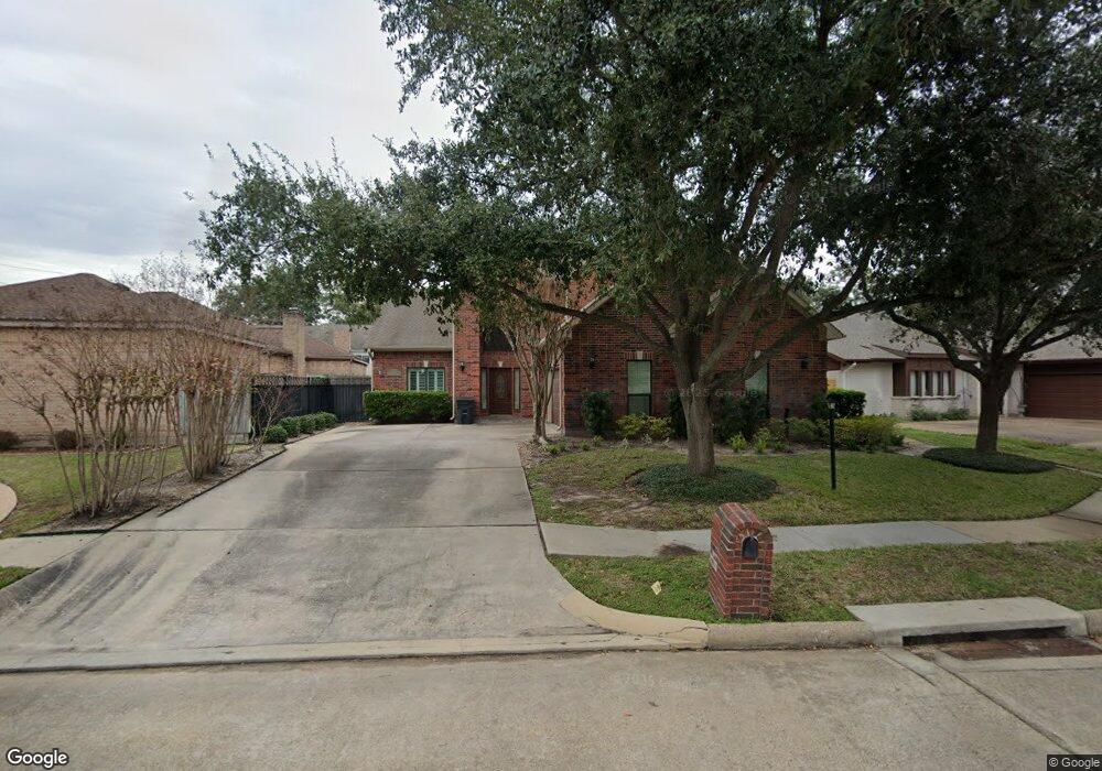10306 Chevy Chase Dr, Houston, TX 77042 - photo 1