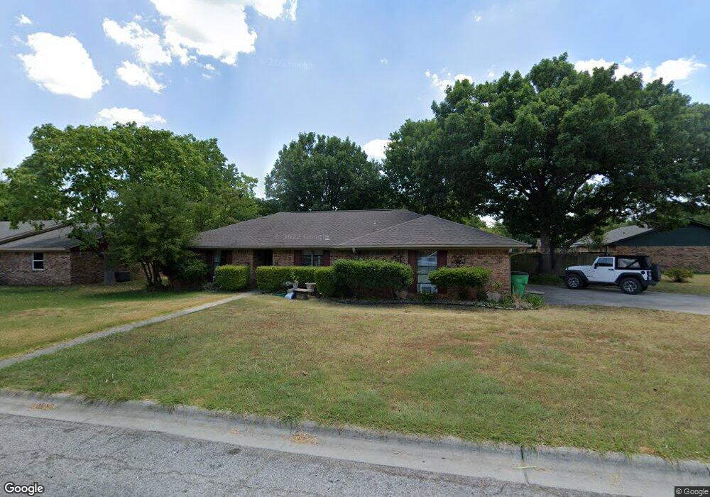 2012 Ashland Dr, Gainesville, TX 76240 - photo 1