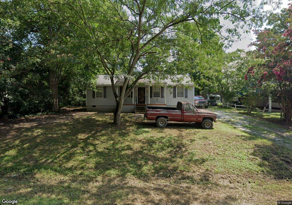 4115 Robert e Lee Dr, Hopewell, VA 23860 - photo 1