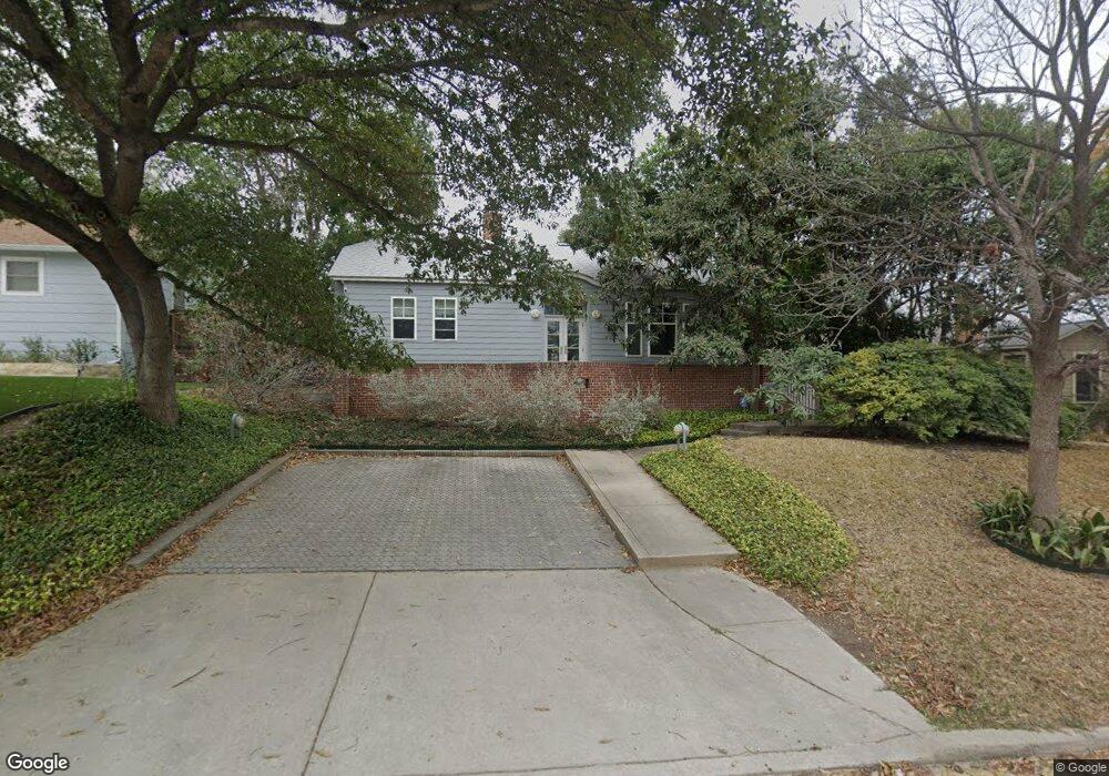 207 E Oakview Place, San Antonio, TX 78209 - photo 1