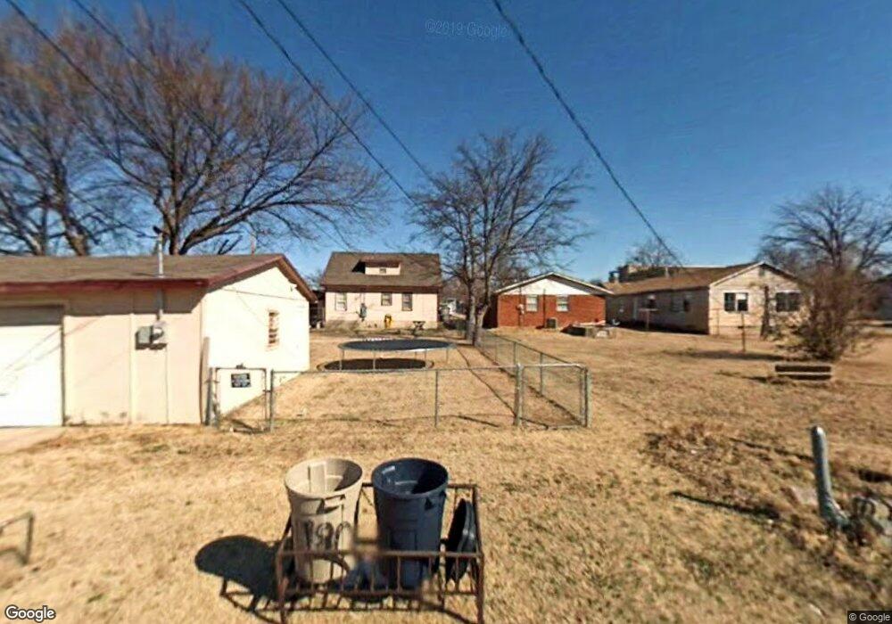 112 NW Elm Ave, Cache, OK 73527 - photo 1