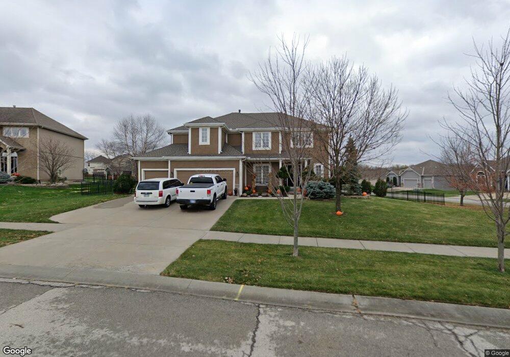 1221 Clearview Dr, Lansing, KS 66043 - photo 1