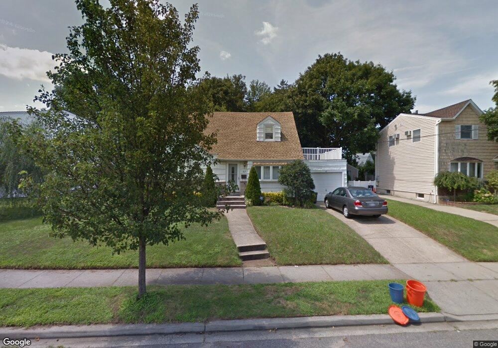 57 Camden Place, New Hyde Park, NY 11040 - photo 1