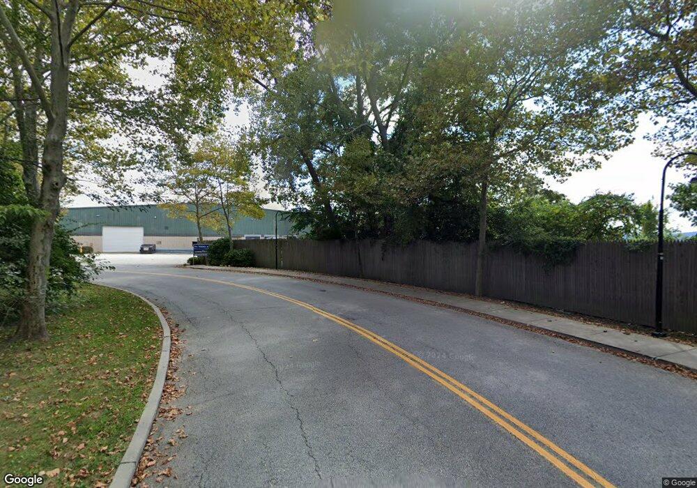 32 Half Moon Bay Dr, Croton-On-hudson, NY 10520 - photo 1