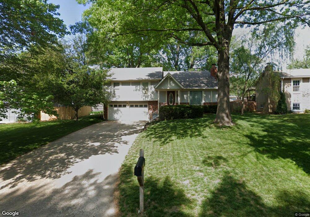 10274 Haskins St, Lenexa, KS 66215 - photo 1