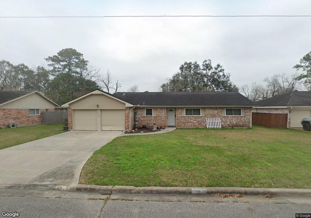 1614 W Dumble St, Alvin, TX 77511 - photo 1