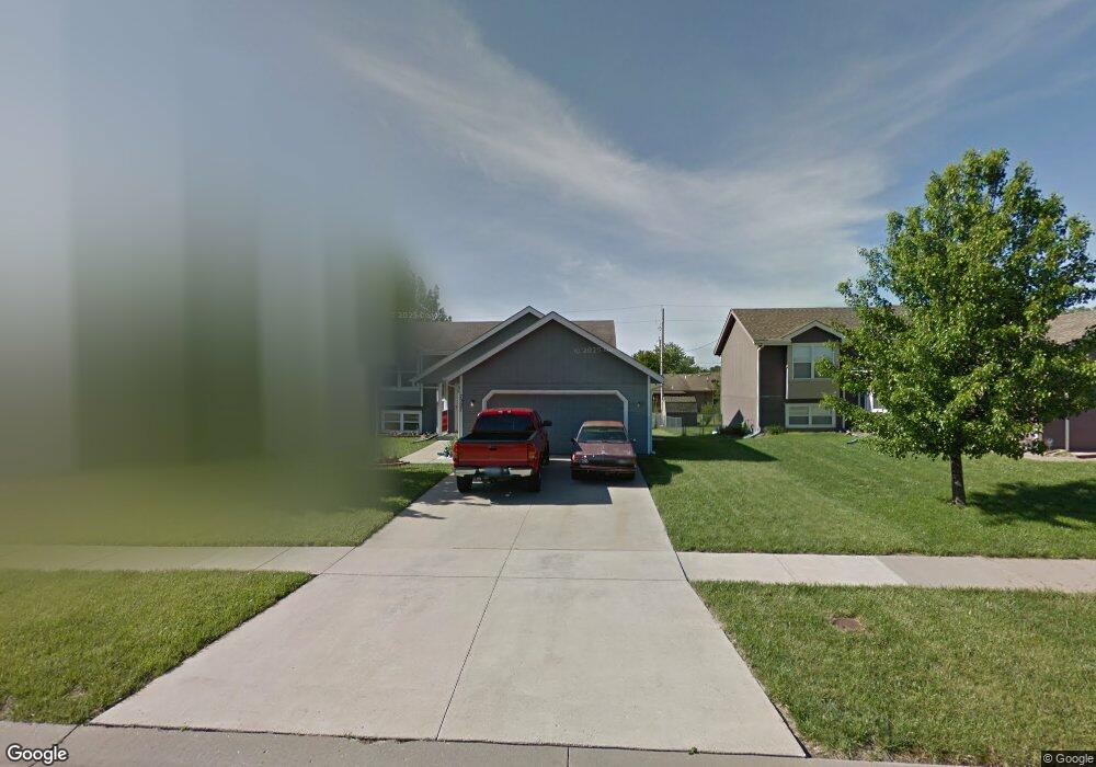 7227 SW 24th St, Topeka, KS 66614 - photo 1