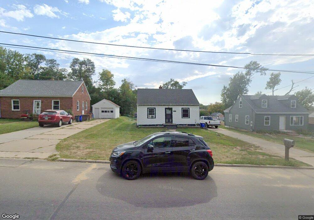 2154 C St SW, Cedar Rapids, IA 52404 - photo 1