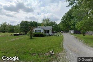 25 Harrison St, Walnut Hill, IL 62893