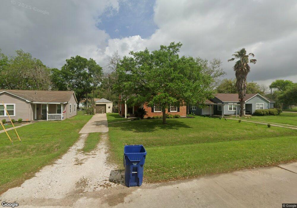 3215 9th St, Bay City, TX 77414 - photo 1