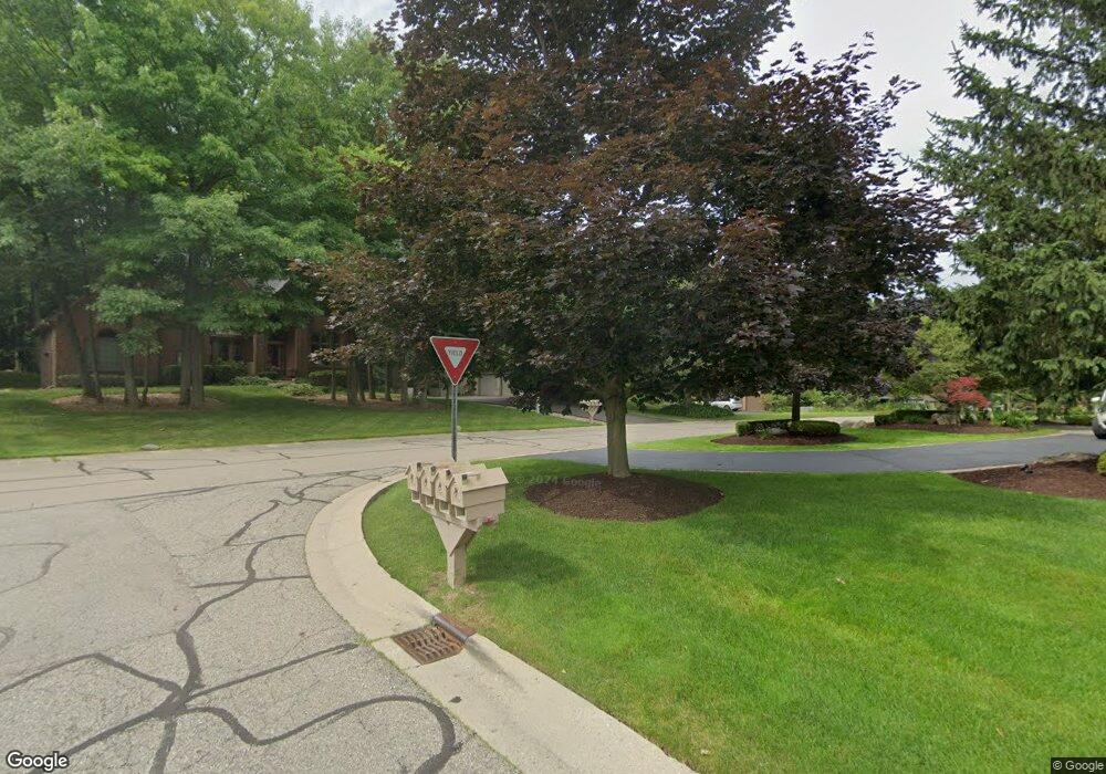 3354 Timber Crest Ct, West Bloomfield, MI 48324 - photo 1