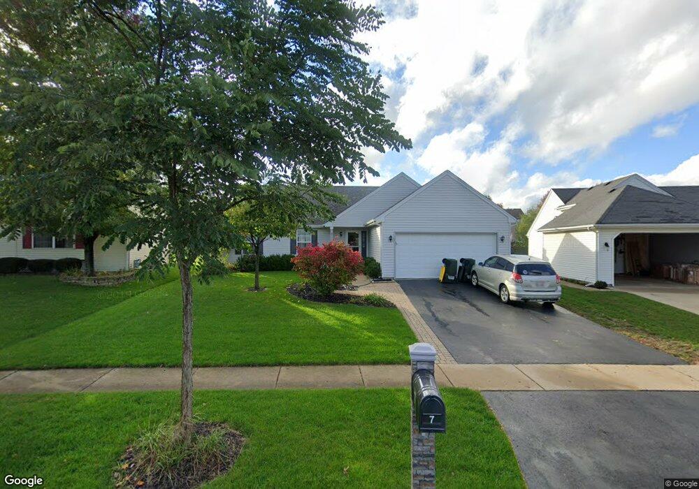 7 Bonnie Ct, Lake In the Hills, IL 60156 - photo 1