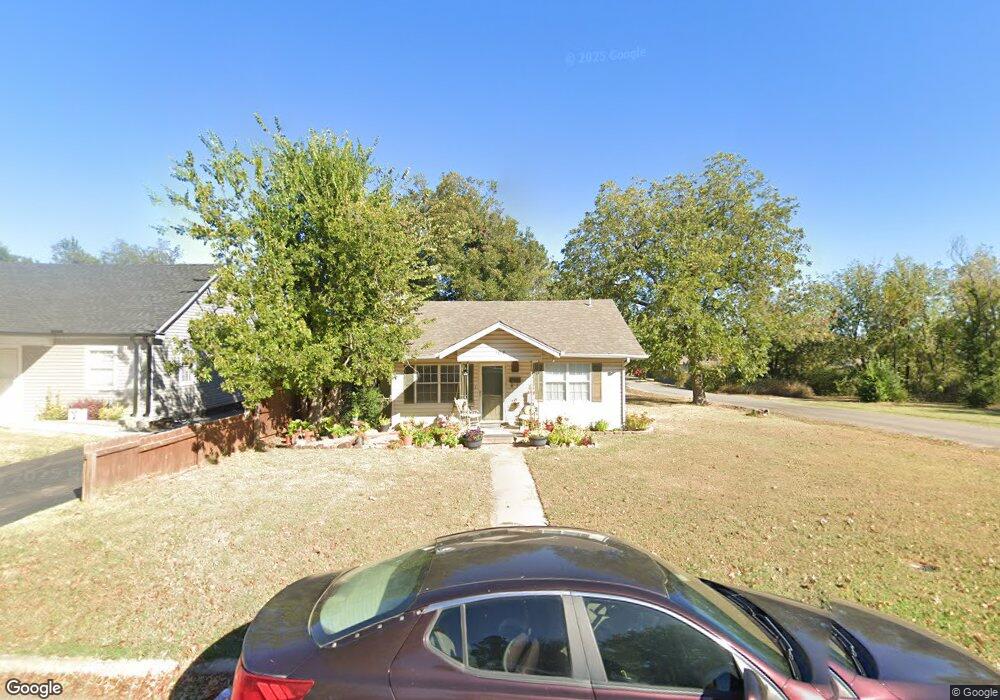 304 W Georgia St, Shawnee, OK 74804 - photo 1
