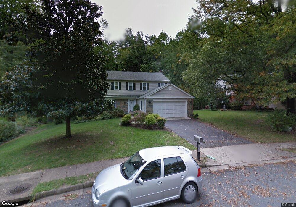 9321 Tovito Dr, Fairfax, VA 22031 - photo 1