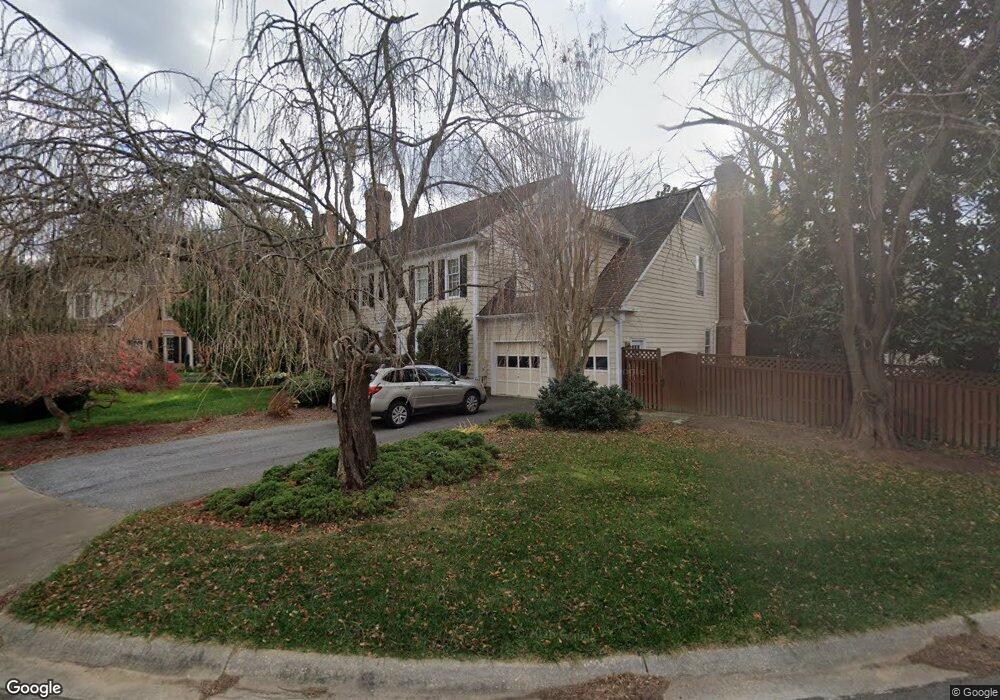 8905 Mcgregor Dr, Chevy Chase, MD 20815 - photo 1