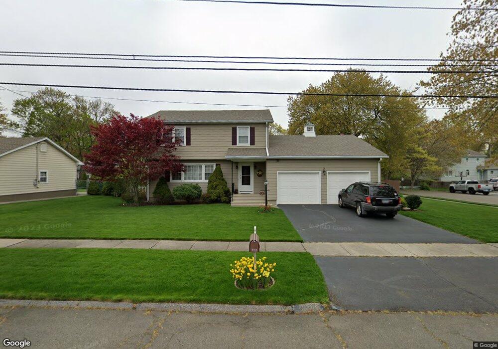 120 Bear Paw Rd, Stratford, CT 06614 - photo 1