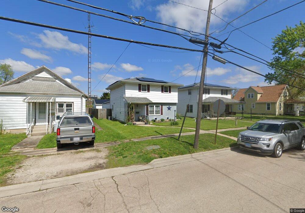 1015 N Mclean St, Lincoln, IL 62656 - photo 1