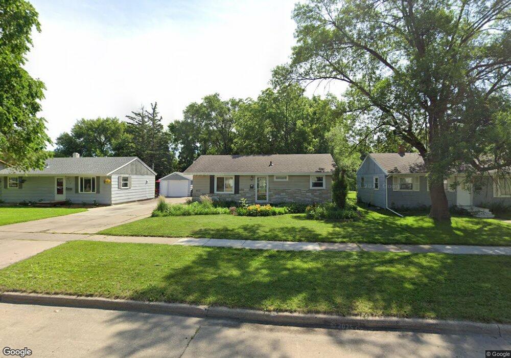1622 16 1 2 St S, Fargo, ND 58103 - photo 1