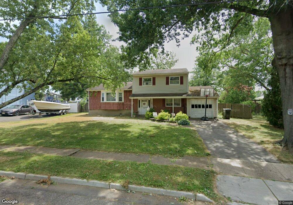 33 Shawnee Ln, Old Bridge, NJ 08857 - photo 1