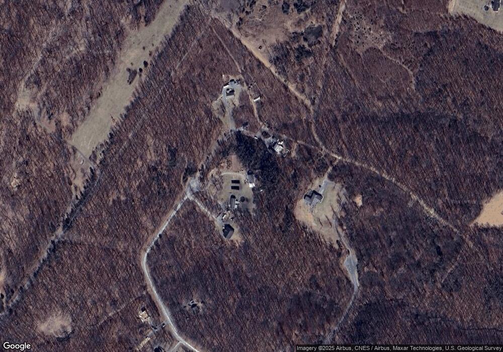 304 Glastonbury Dr, Hedgesville, WV 25427 - photo 1