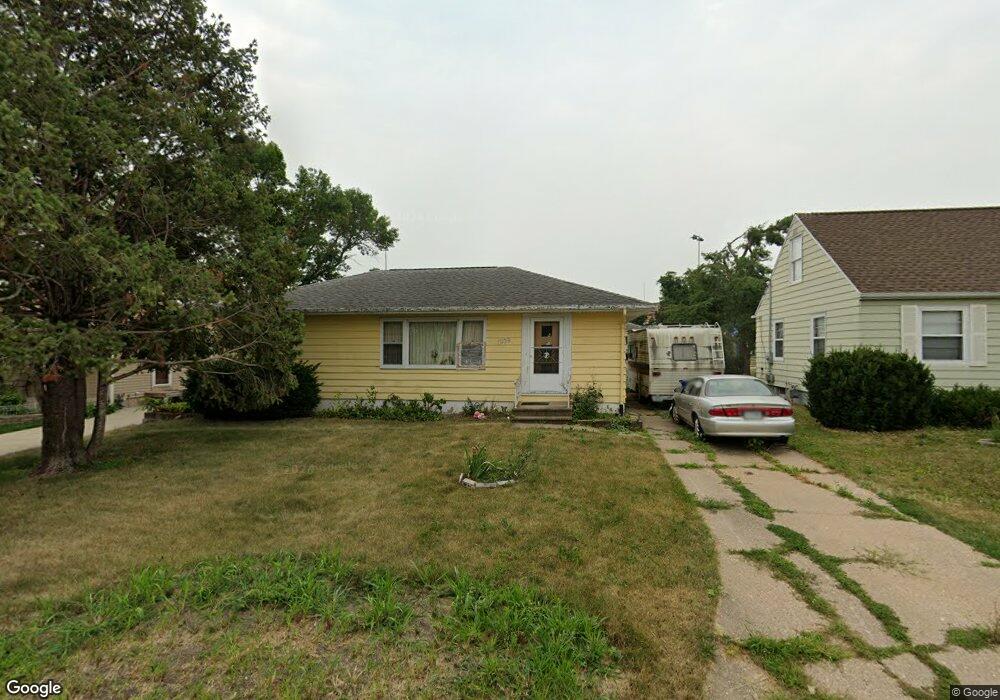 1909 9th Ave SW, Cedar Rapids, IA 52404 - photo 1