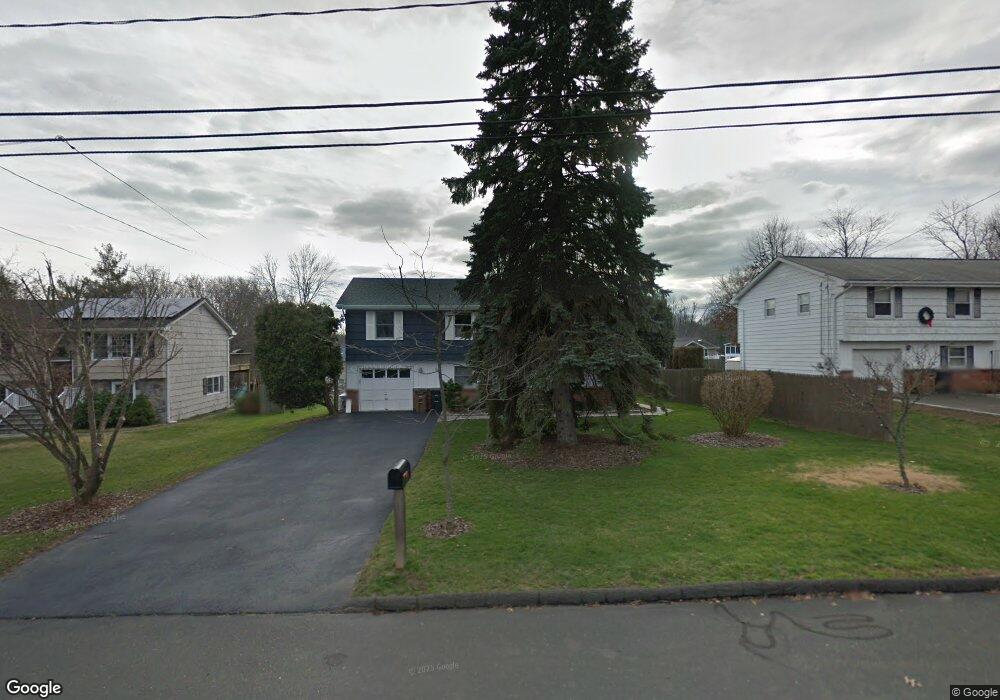 214 Woodridge Dr S, Stamford, CT 06902 - photo 1