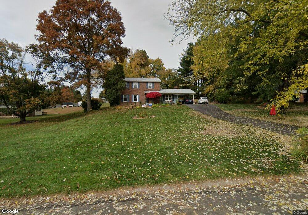 6906 Stratford Dr, Sykesville, MD 21784 - photo 1