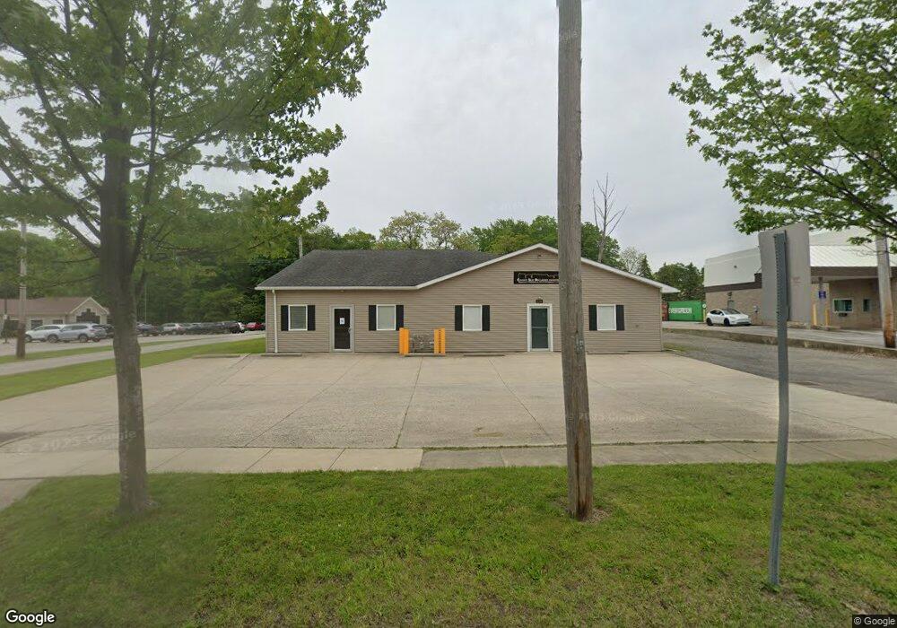 226 N Chestnut St, Jefferson, OH 44047 - photo 1