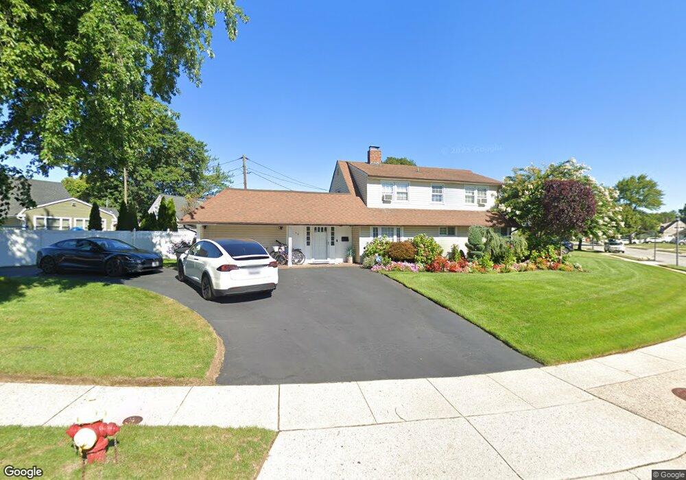 40 Springtime Ln E, Levittown, NY 11756 - photo 1