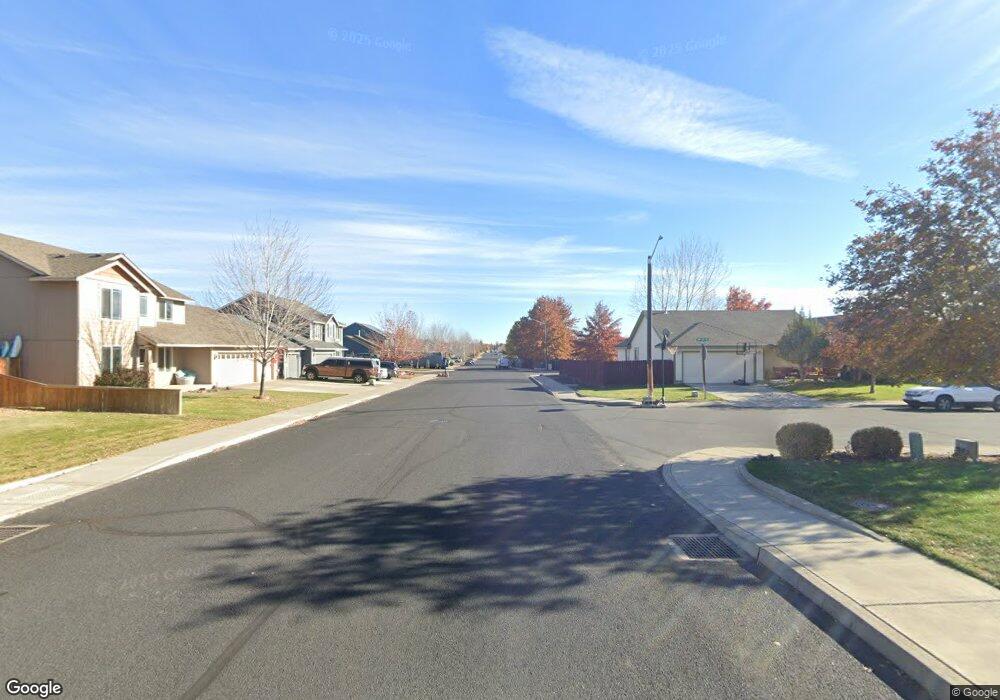 2160 NW Kingwood Ave, Redmond, OR 97756 - photo 1